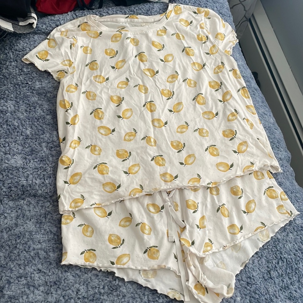Lauren Conrad lemon pjs